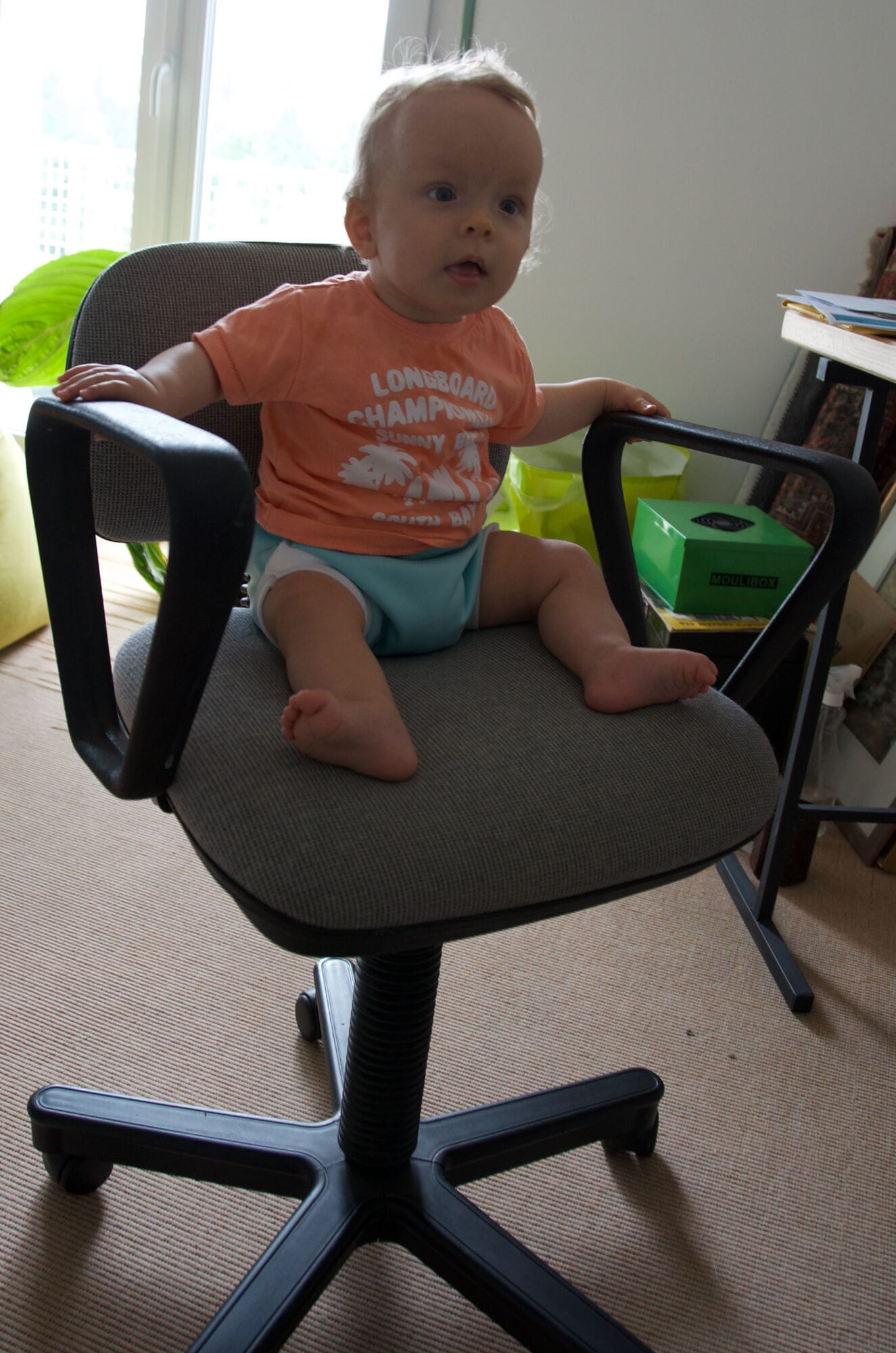 Chaise haute qui tourne !