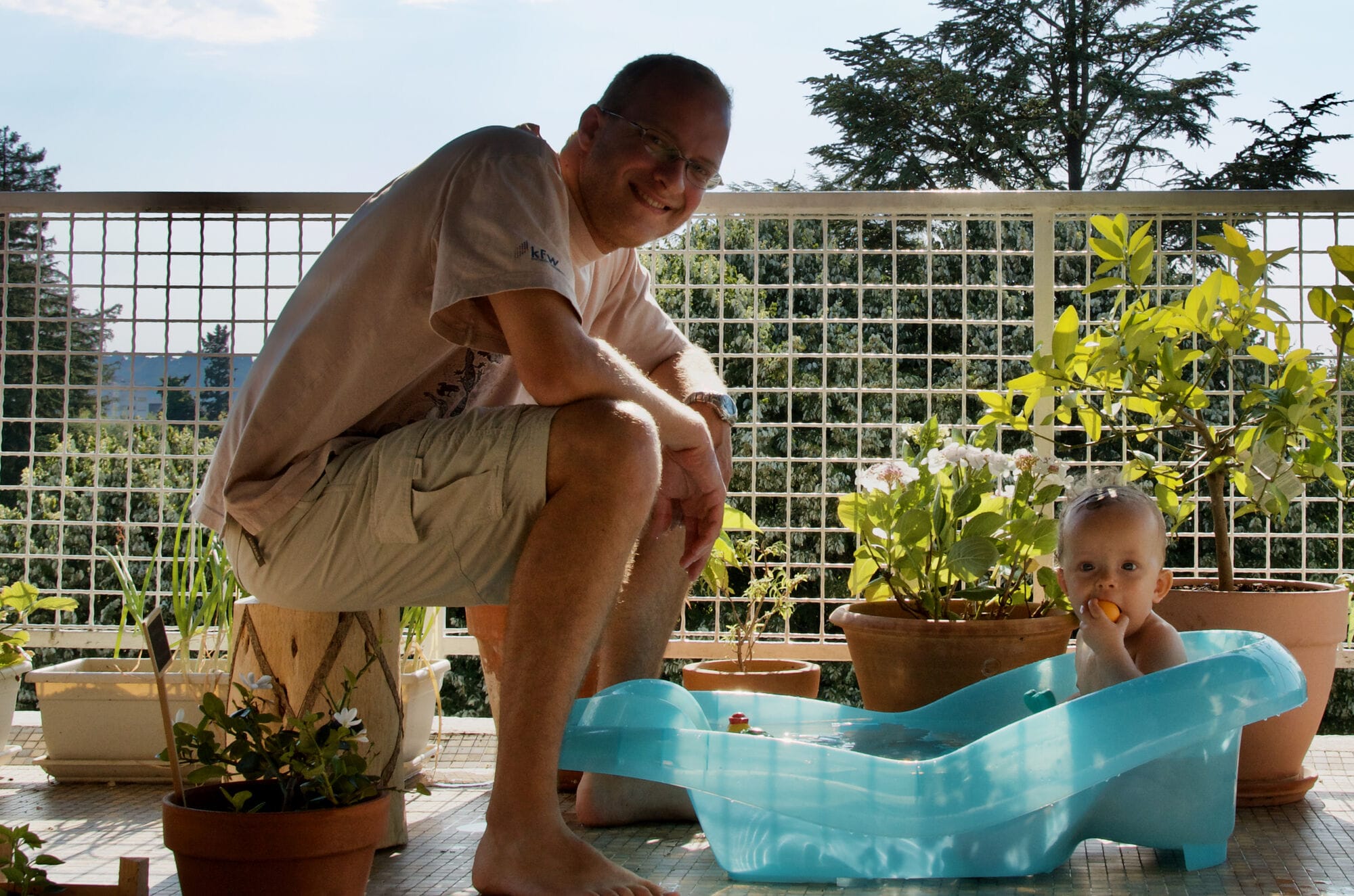 Une piscine sur la terrasse