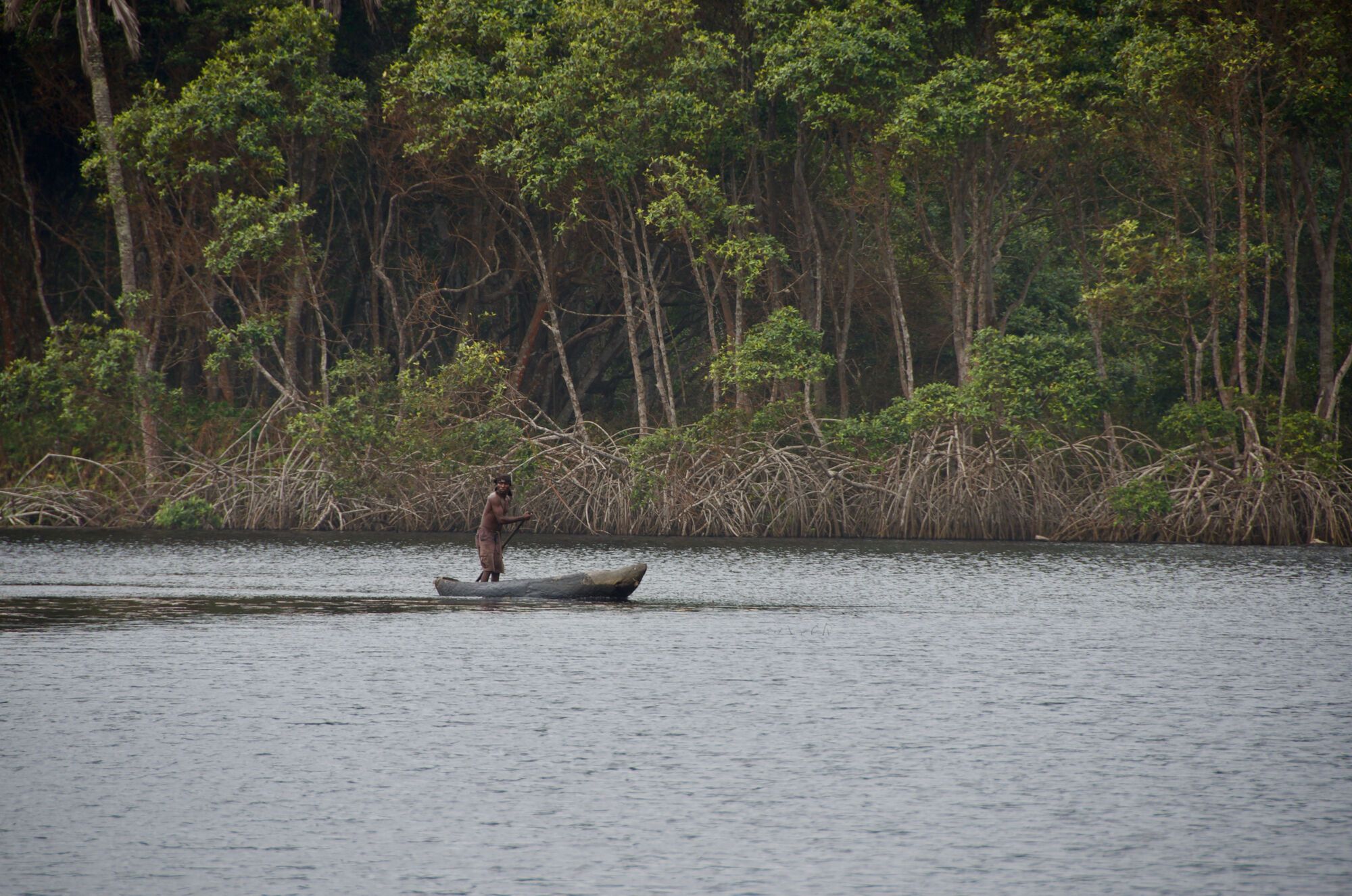 Sur la lagune Yombo
