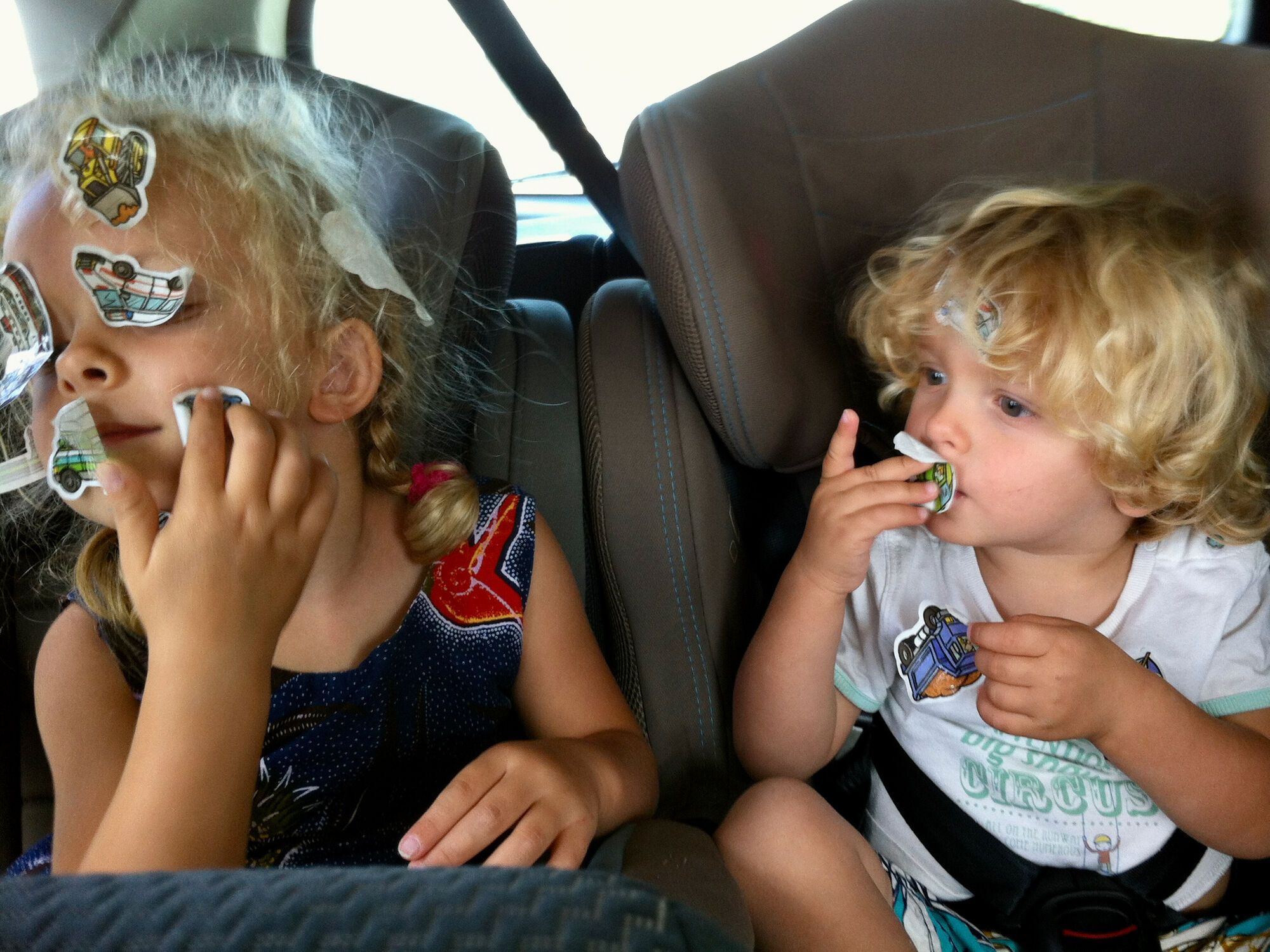 Gommettes en voiture