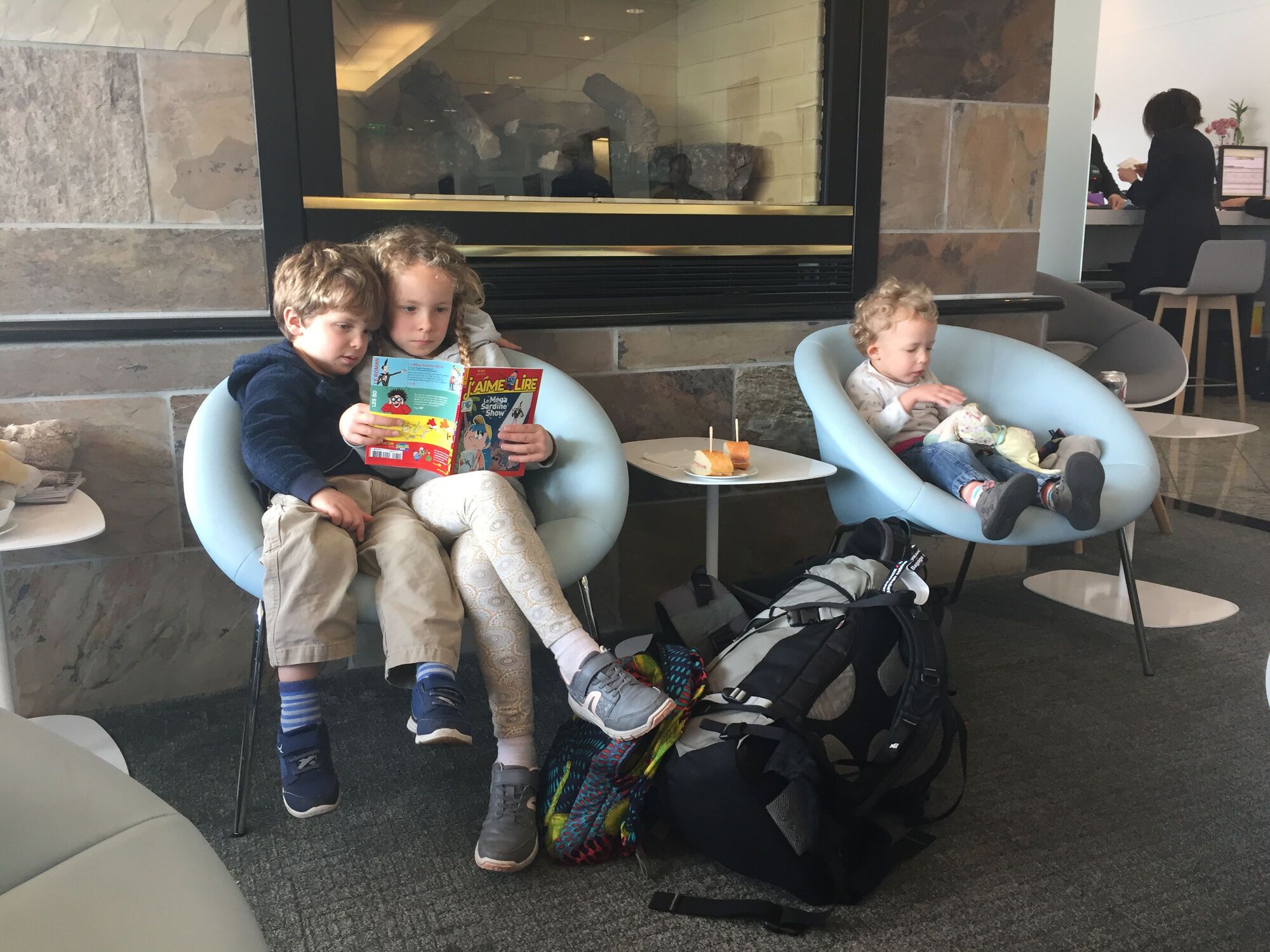 En attendant l'avion